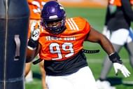 Saunders displays outstanding athleticism for a guy his size